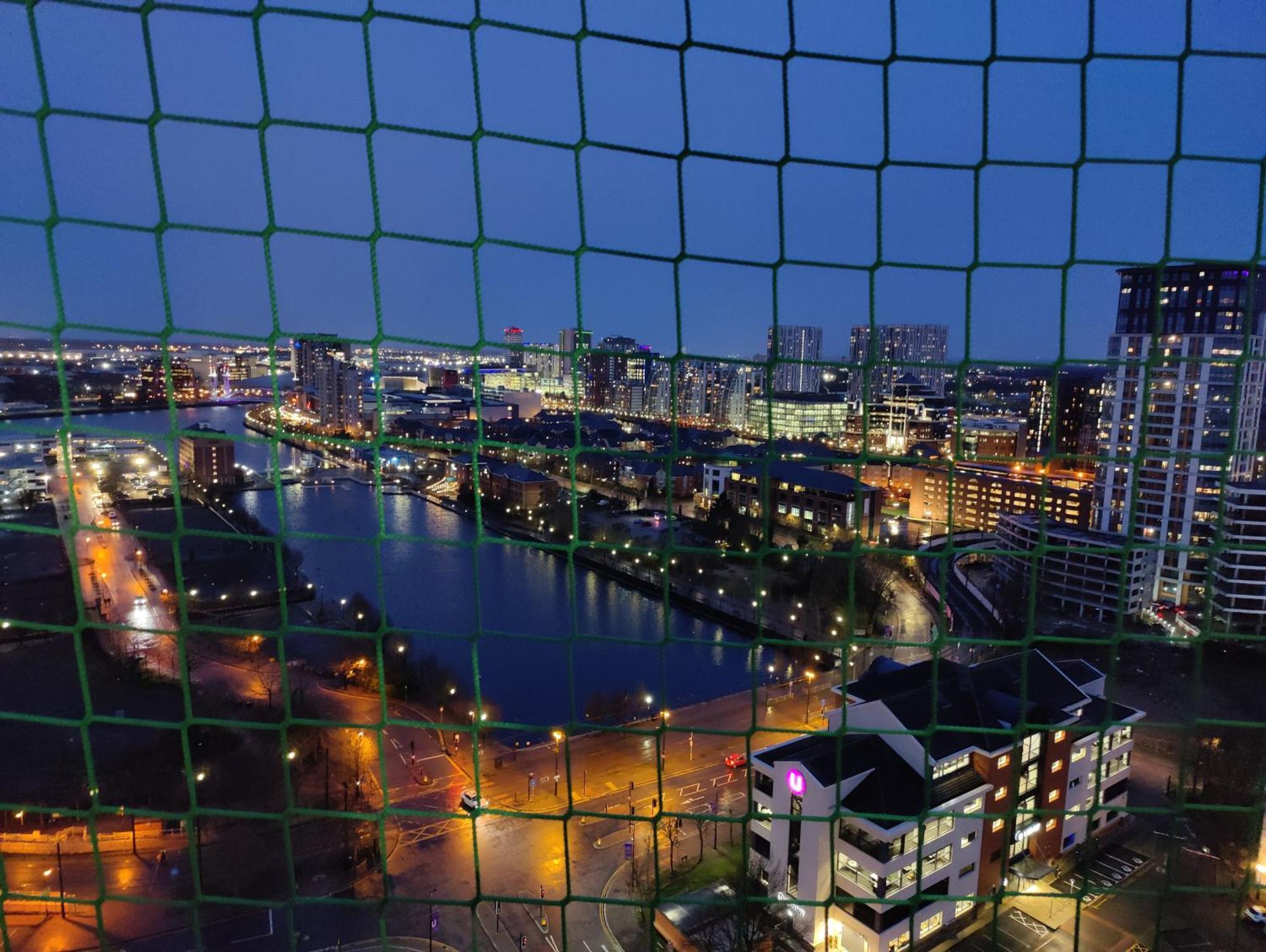 Quayside Penthouse 2 Bedroom Ensuite Near Media City & Manchester United Экстерьер фото